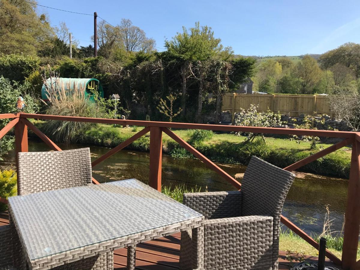 Pet Friendly Riverside Static Caravan Cheddar Bagian luar foto